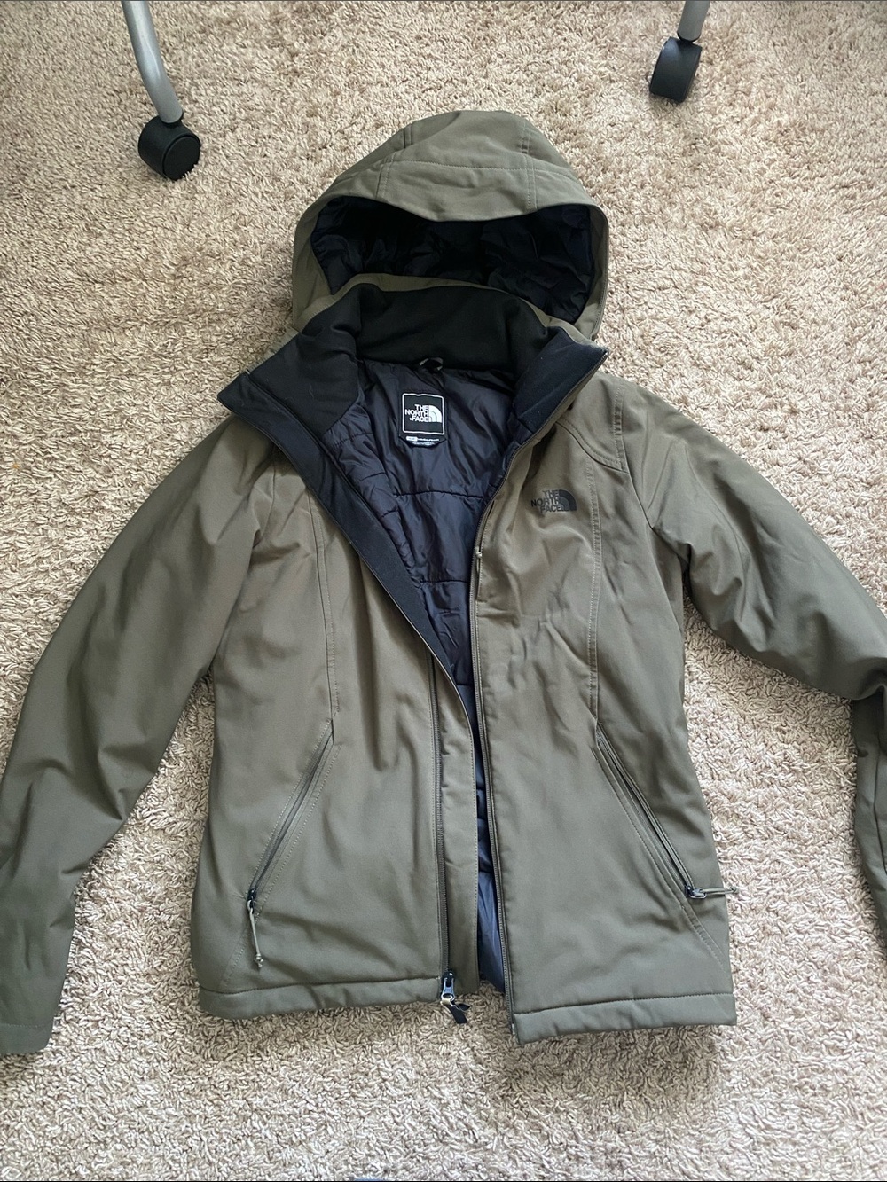 The North Face Women’s Jacket - Picture 3 of 6